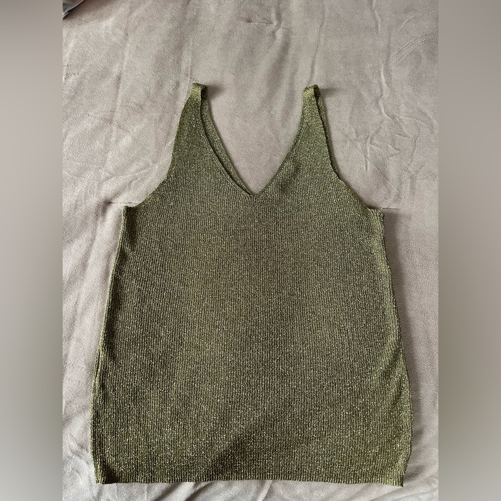Sparkling green top